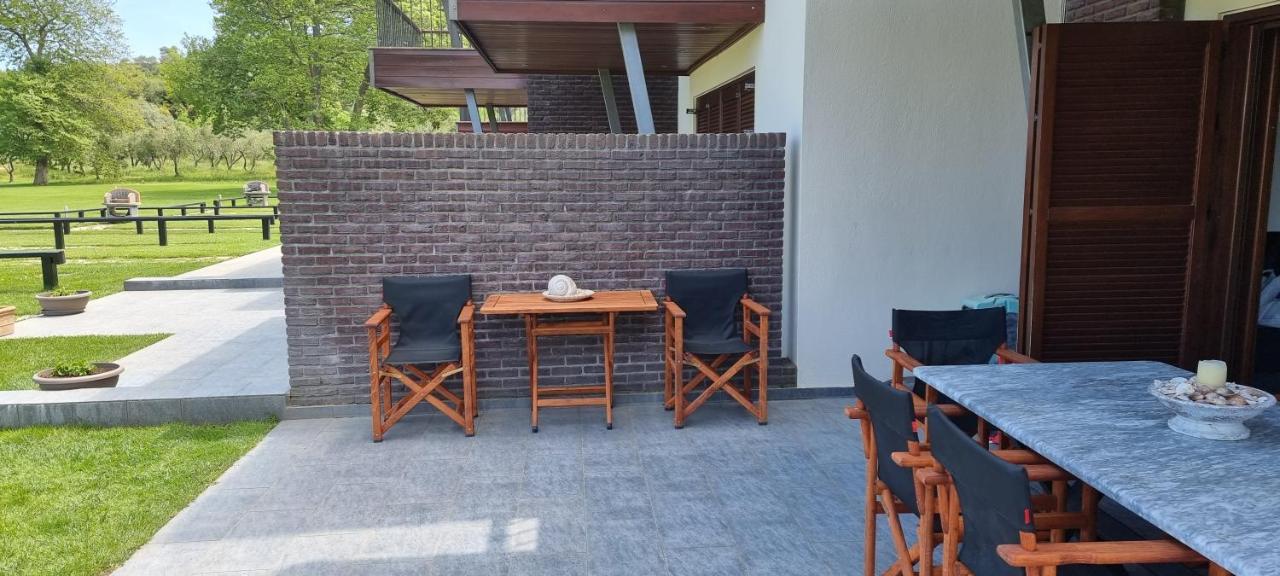 Heaven Luxury Villa Nea Roda Esterno foto