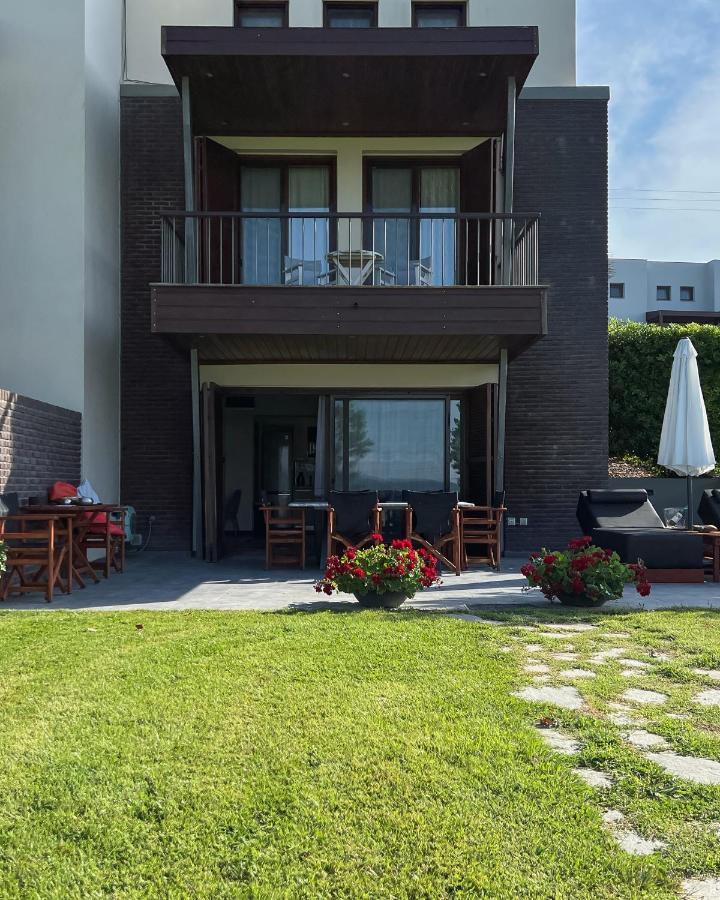Heaven Luxury Villa Nea Roda Esterno foto