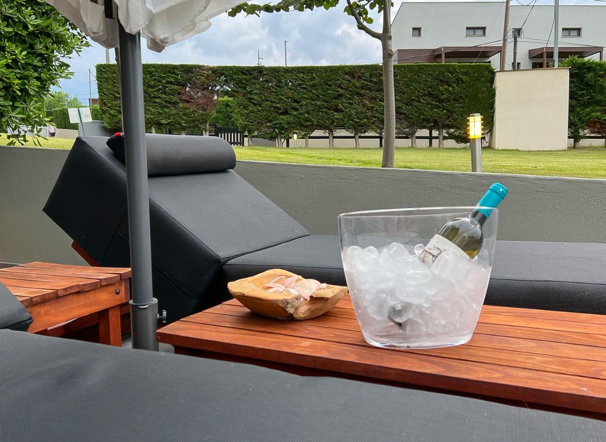 Heaven Luxury Villa Nea Roda Esterno foto