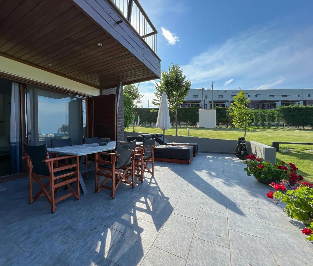 Heaven Luxury Villa Nea Roda Esterno foto