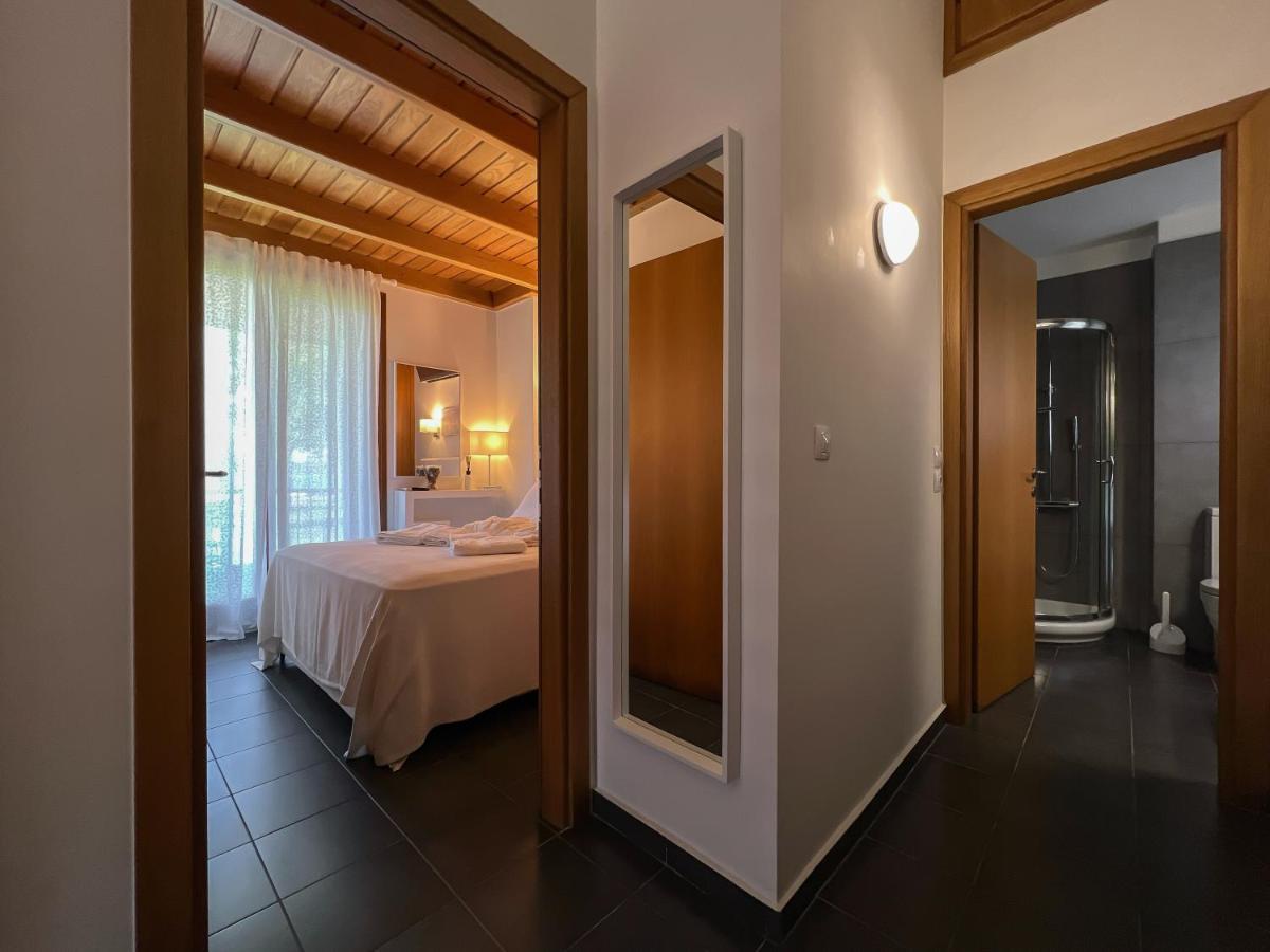 Heaven Luxury Villa Nea Roda Esterno foto