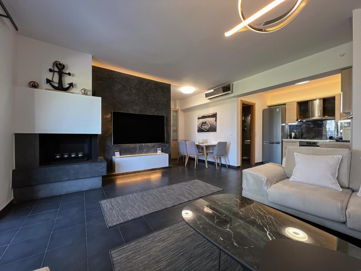 Heaven Luxury Villa Nea Roda Esterno foto