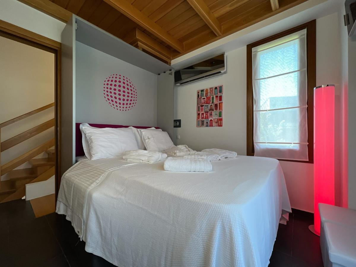 Heaven Luxury Villa Nea Roda Esterno foto