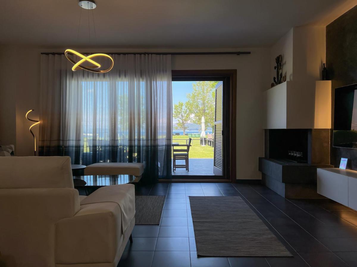 Heaven Luxury Villa Nea Roda Esterno foto